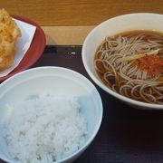 クオリティ抜群の立ち食いそば