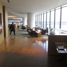 成田空港国際線 JALサクララウンジ