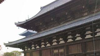 東寺の境内にある大きなお堂