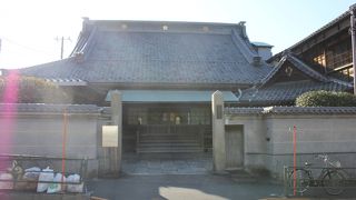 存在感ある本堂