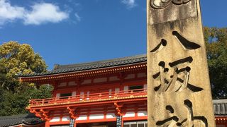 境内にもたくさんの小さな神社