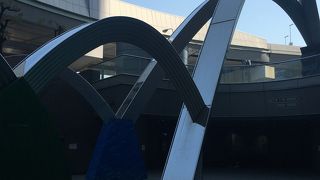 難波駅と繋がる