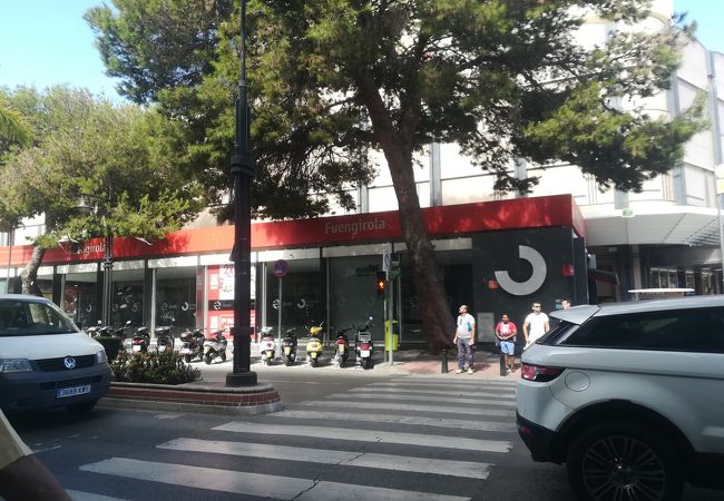 フエンヒローラ駅