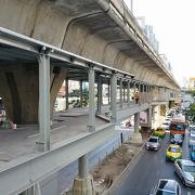 アソーク駅にも