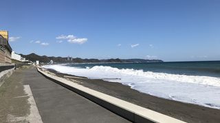 鴨川グランドホテル前の海岸