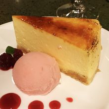 チーズケーキとアイスクリーム