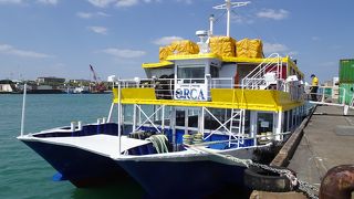 水中がよく見えるかは運しだい （大型水中観光船 オルカ号）