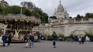 ルイーズ ミシェル広場