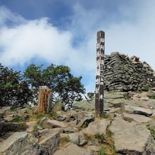 四阿山(頂上碑)