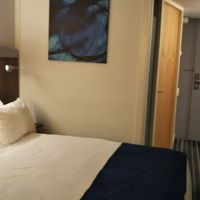 スーツケースを広げるスペースなし