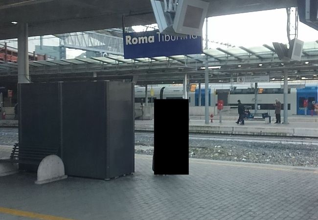 ローマ郊外のターミナル駅