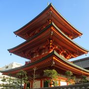 寺町の中では大きな寺院という印象で、特に三重塔が目立っていると思いました