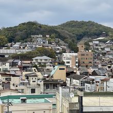 御袖神社と三重塔。