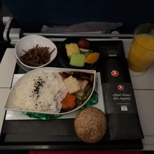 ２回目の機内食（成田→イスタンブール）