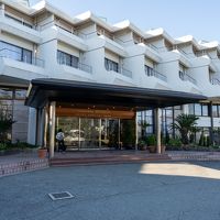 立派な外観、ロケーションよし