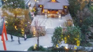 コレド室町の隣にあります。