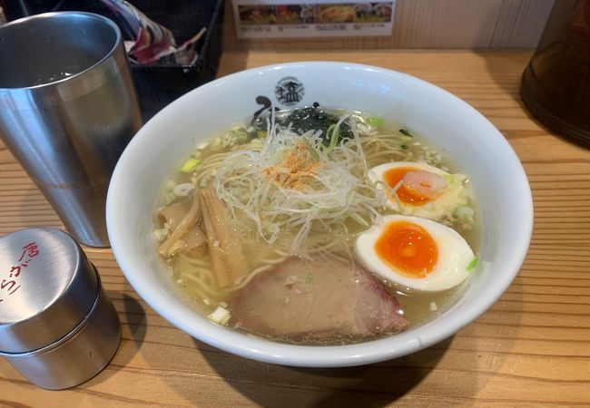 人形町駅近くにある塩ラーメンの美味しいお店です。