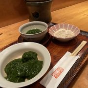 京の雰囲気の中で茶を楽しむ