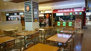 おしゃれな雰囲気のショッピングモールです。