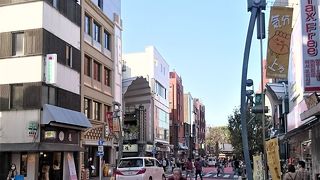 浅草の商店街通り