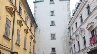 門らしからぬ門