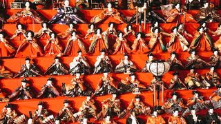 お釈迦様がたくさんおられます