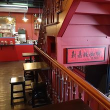 2階席は適度に冷房も効いていて、落ち着いた雰囲気。