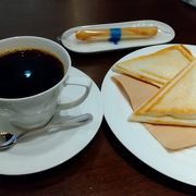 店の奥はカフェになっています