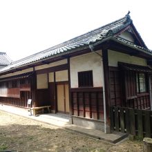 元々この長屋門がここに有りました