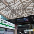 駅屋根、ホーム、改札口、無人コンビニと通過駅の本領発揮