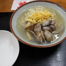 沖縄そば(あさりトッピング)