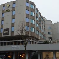 クローテン駅から徒歩5分　ダウンタウンへのアクセスも容易です