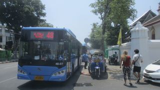 青いノンステップバスを導入