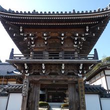 この山門がまず立派！