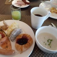 朝食は豊富なメニューで満足。