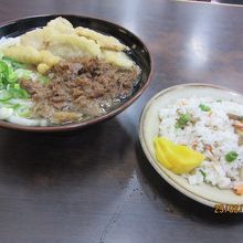 肉ごぼう天うどんとまぜめし