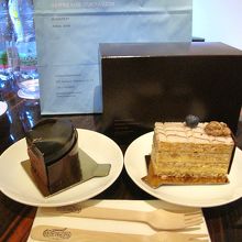 テイクアウトのケーキは店内価格の半額