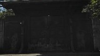 大殿の裏側にある徳川家墓所には二代秀忠をはじめとする6人の将軍が埋葬されています