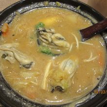 味噌が美味しい牡蠣土手鍋のアップ画像