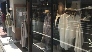 カジュアルな洋服