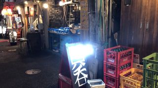 貝料理をメインとした吹き抜け２階建て