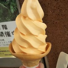 夕張メロンソフトクリーム