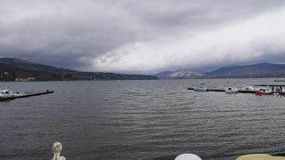 ゆったりとした湖