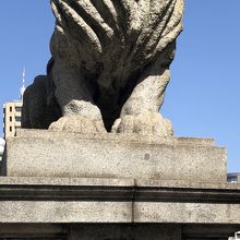 難波橋のライオン（吽形の方）