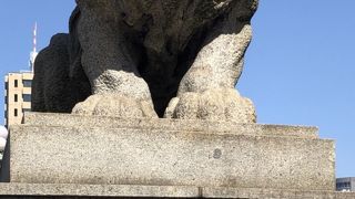 通称ライオン橋のとても立派な難波橋