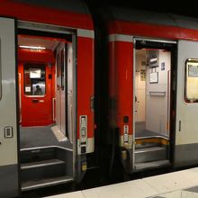 ミュンヘンとニュルンベルグを結ぶREのドア。