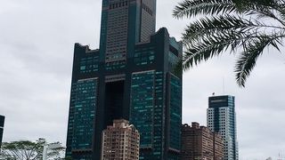 高雄市で最も高い建造物で、今でも台北101に次いで台湾で2位の高さです。