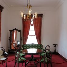 「梅」は明治天皇、大正・昭和天皇(皇太子時代)が使用ました