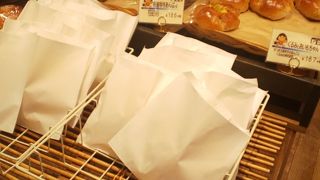 カフェスペースはありません