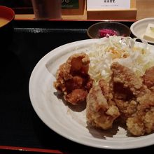 定番の唐揚げ定食。